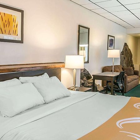 Quality Inn & Suites Houghton Bagian luar foto