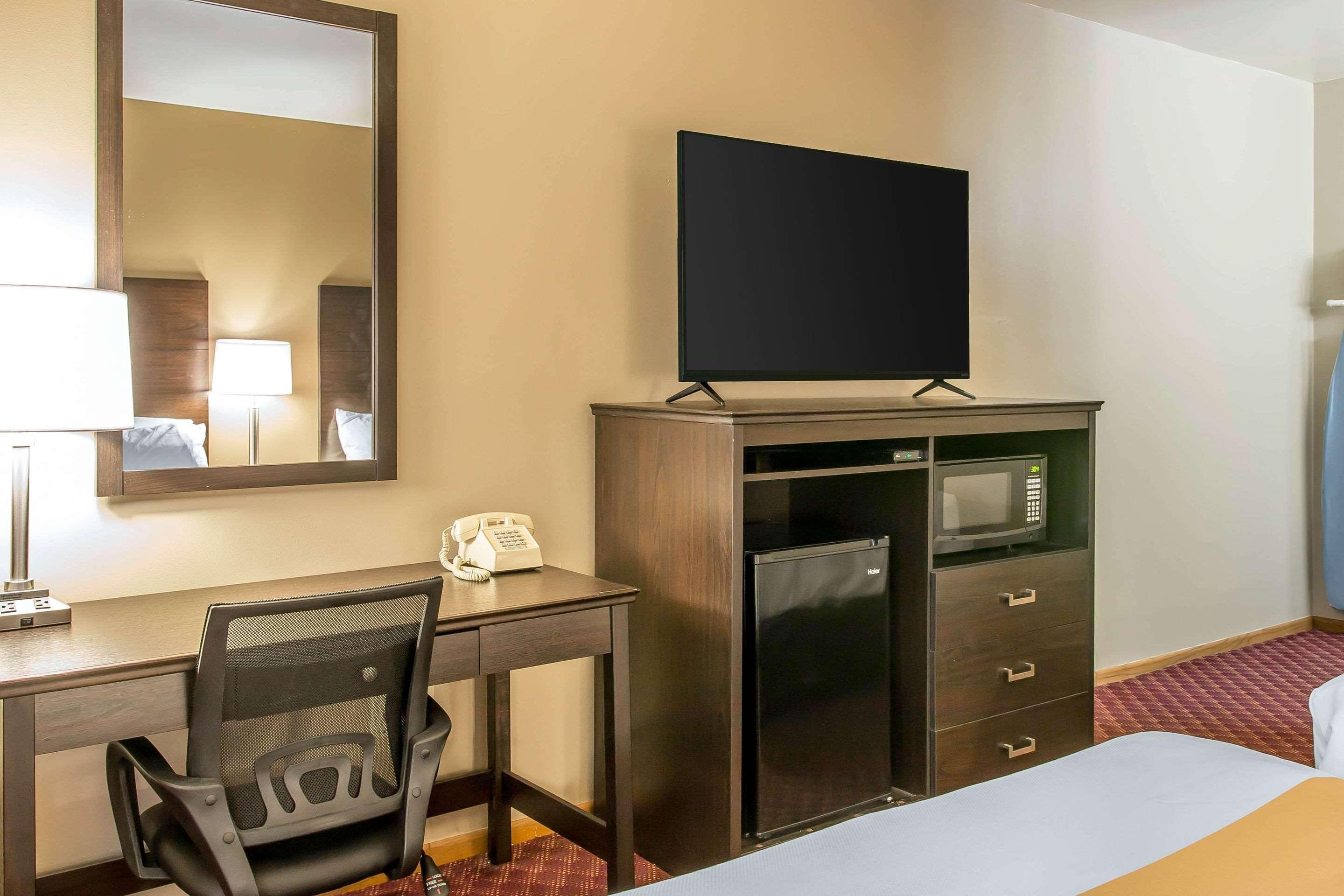 Quality Inn & Suites Houghton Bagian luar foto