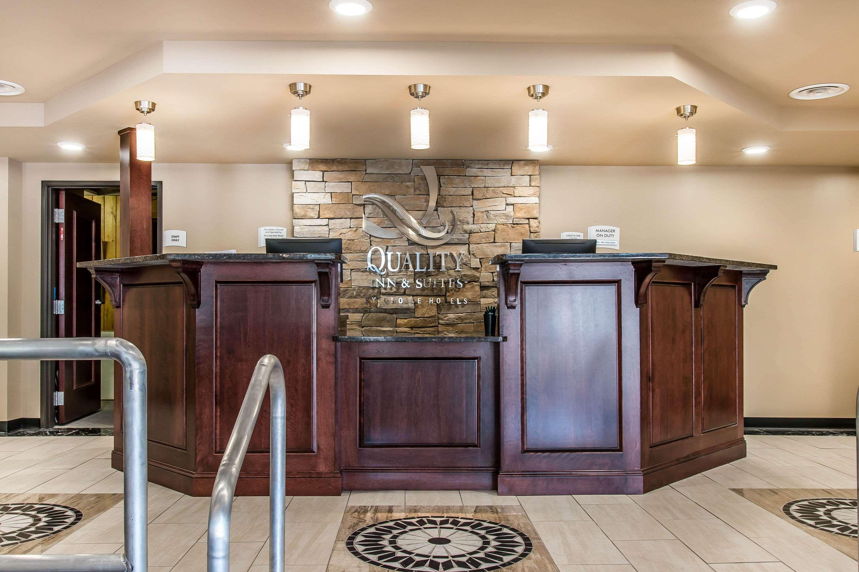 Quality Inn & Suites Houghton Bagian luar foto