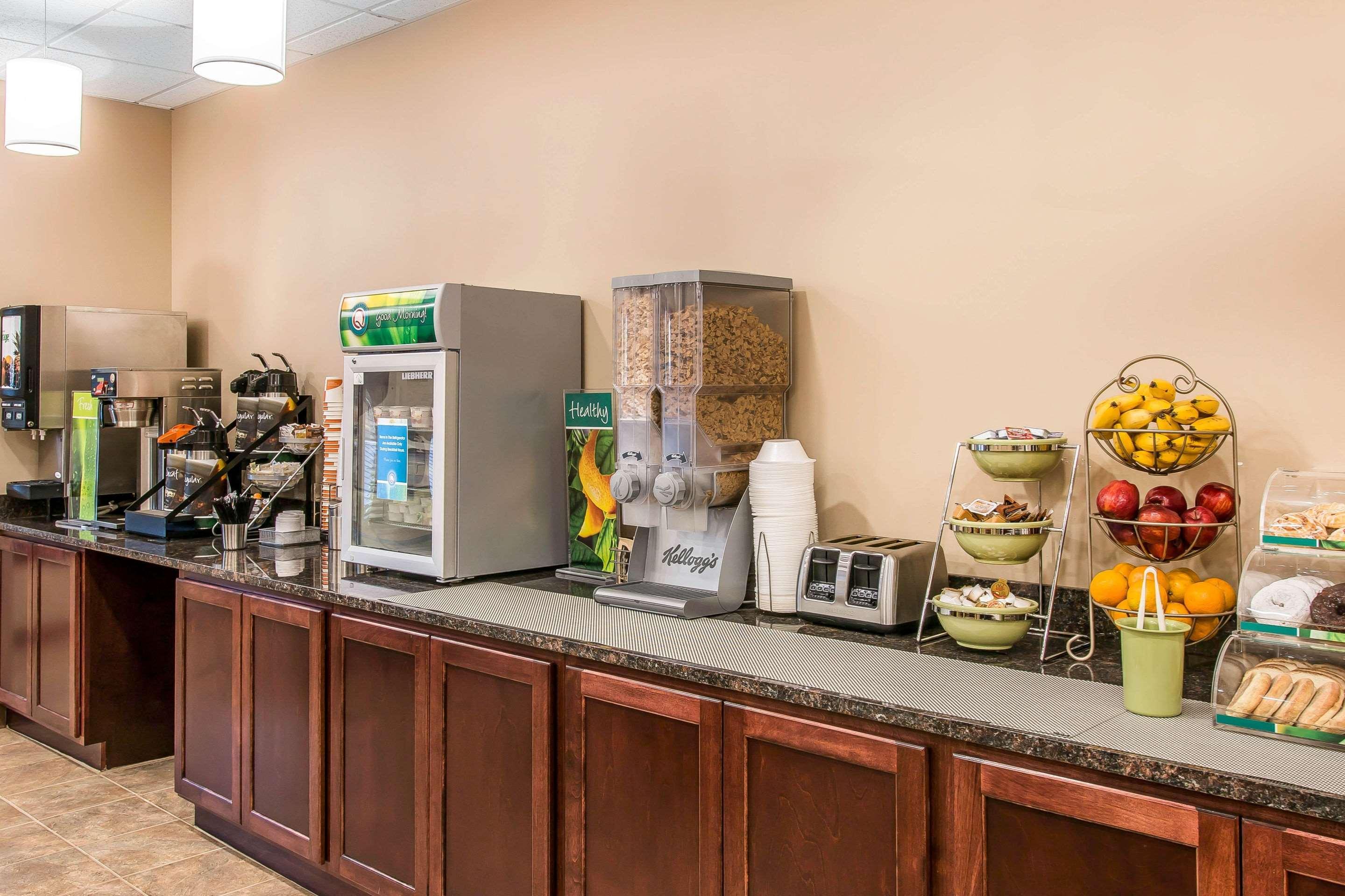 Quality Inn & Suites Houghton Bagian luar foto