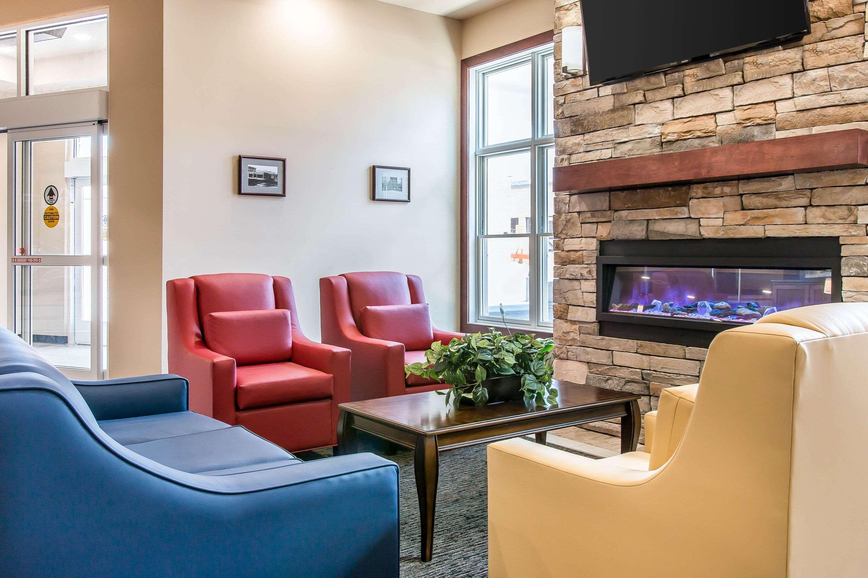 Quality Inn & Suites Houghton Bagian luar foto