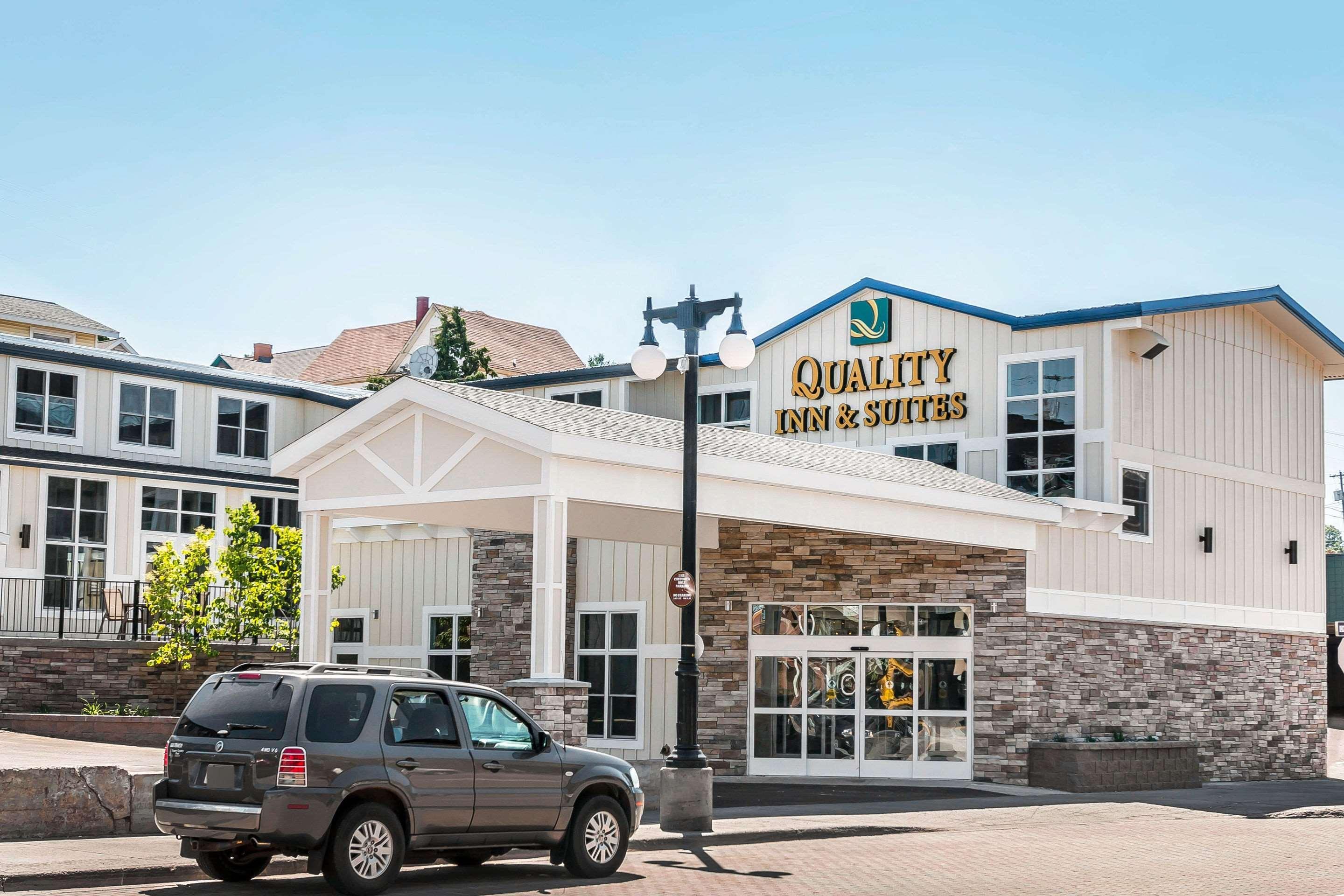 Quality Inn & Suites Houghton Bagian luar foto