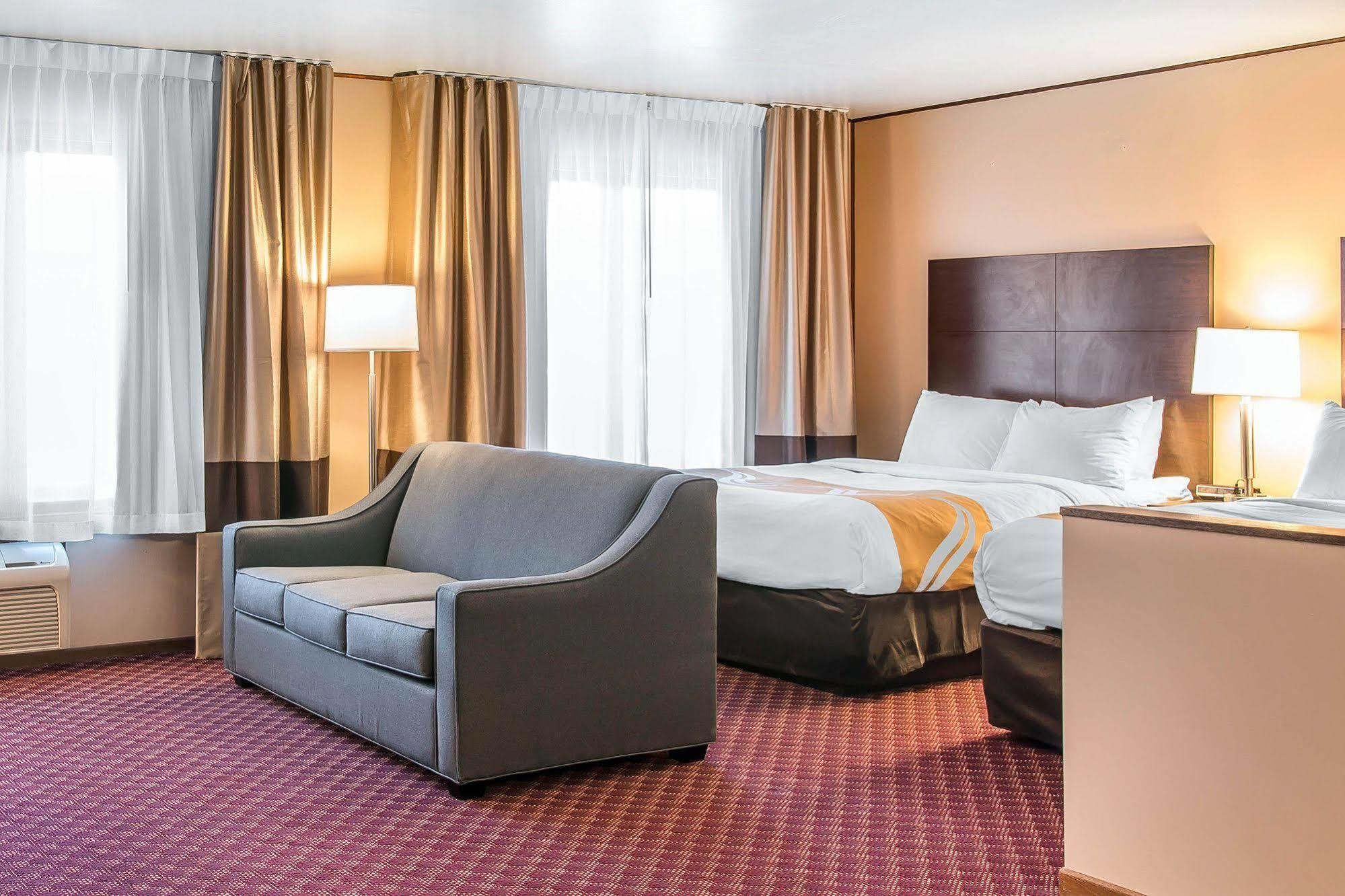 Quality Inn & Suites Houghton Bagian luar foto