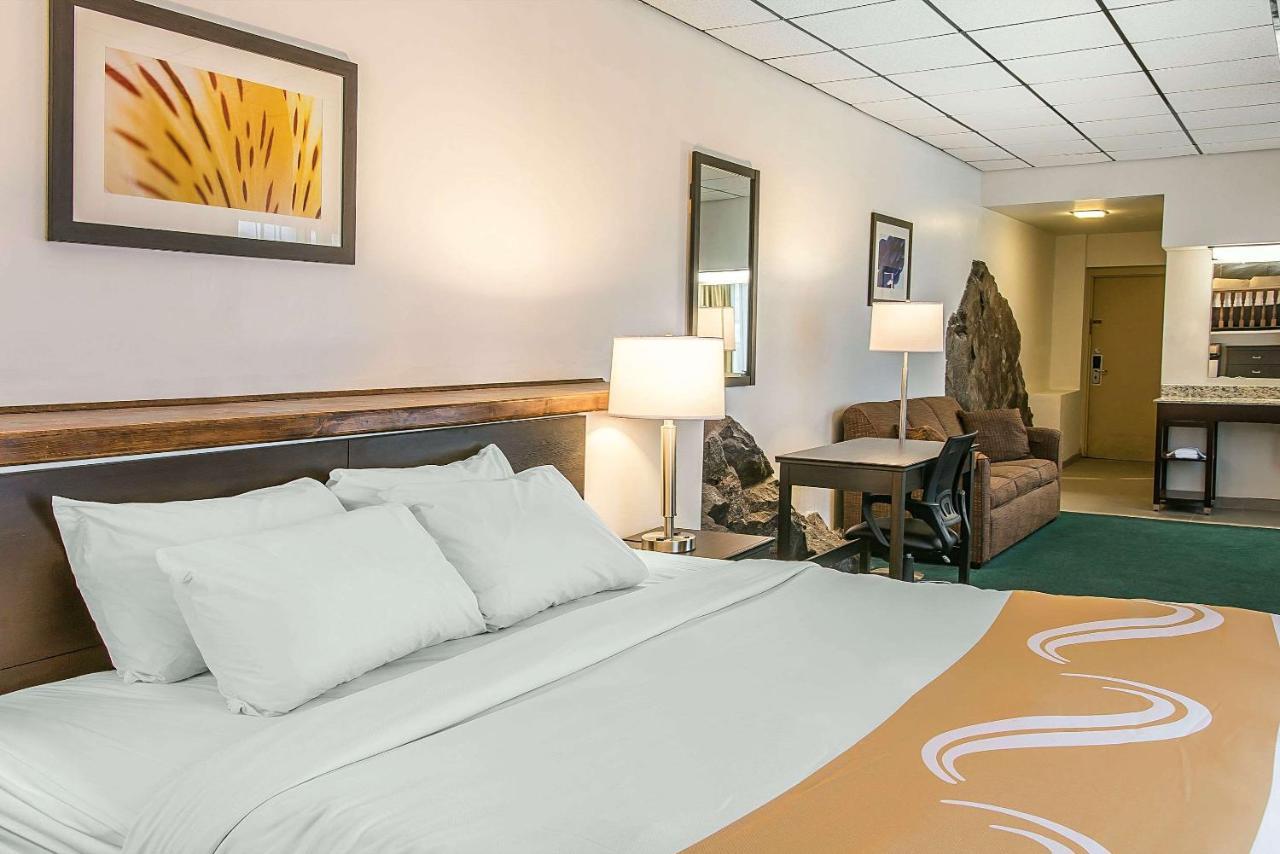 Quality Inn & Suites Houghton Bagian luar foto
